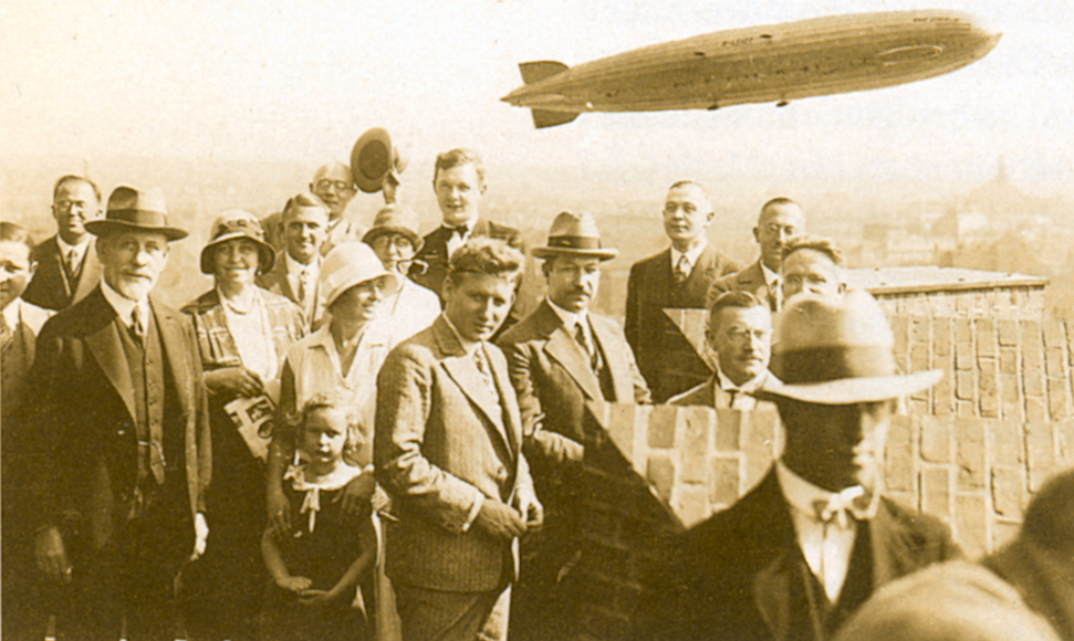 August Madsack holt im Jahr 1912 den ersten Zeppelin nach Hannover.