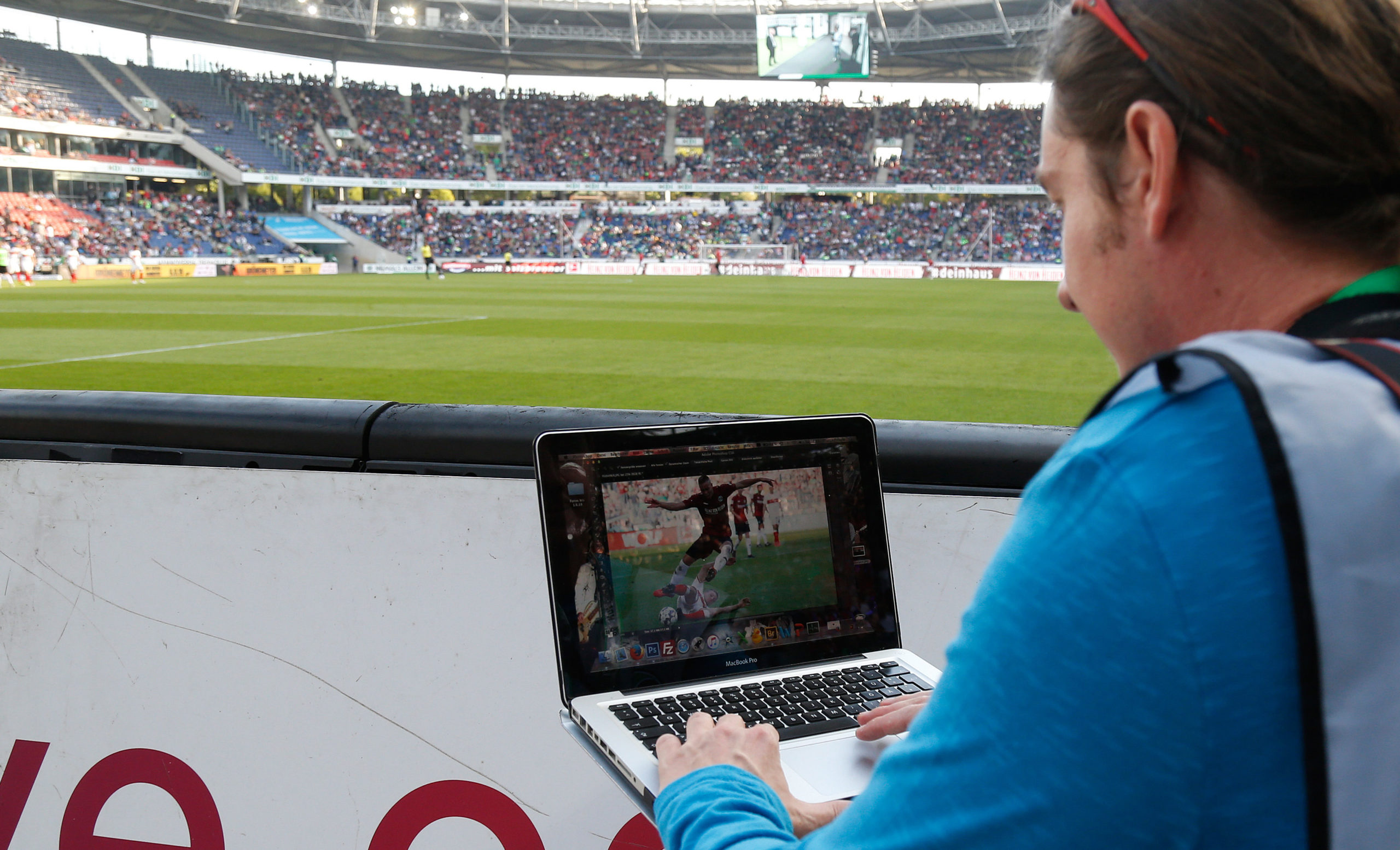 Sportjournalismus heute Hinter den Kulissen eines Bundesliga-Spiels