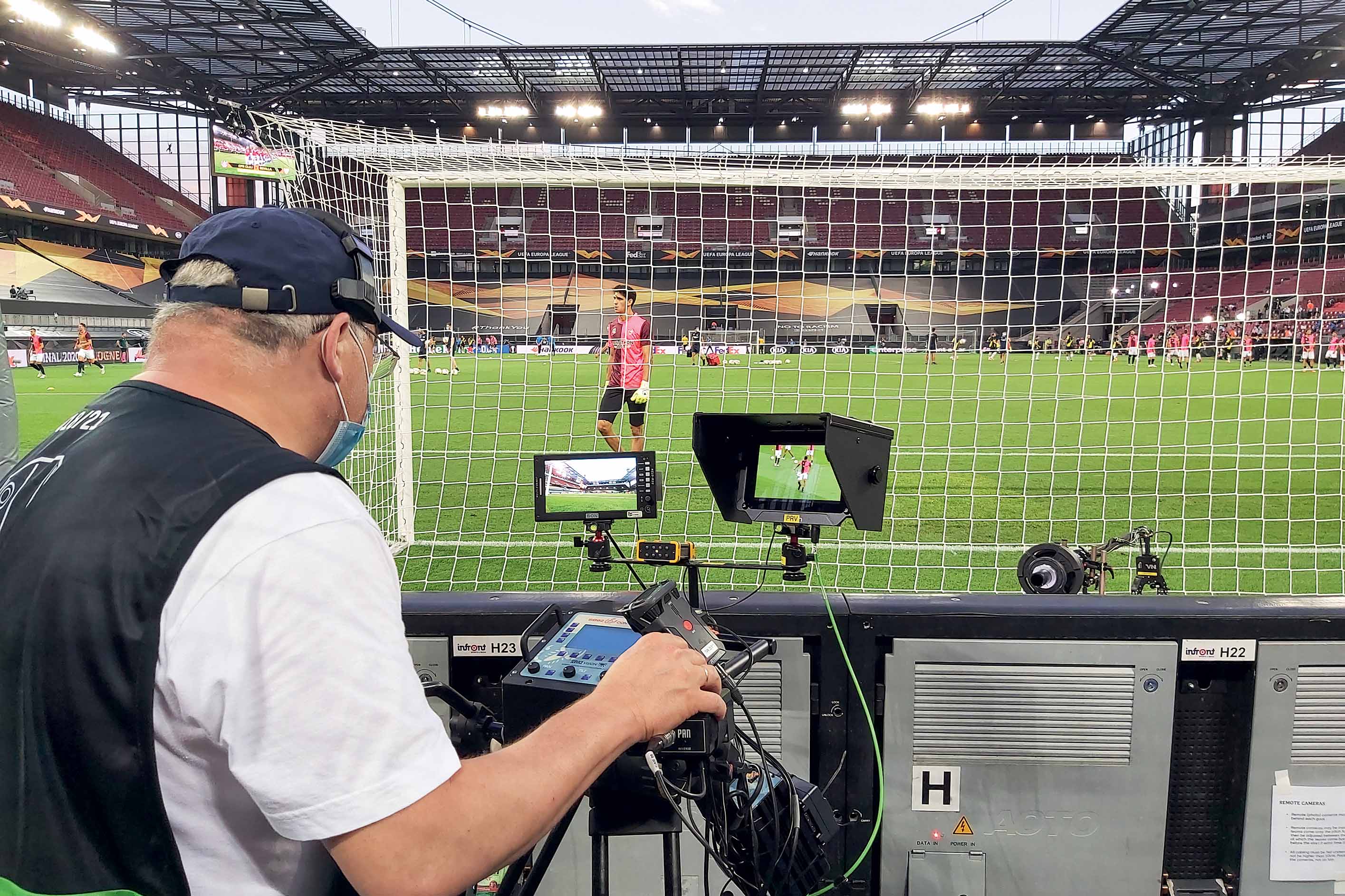 Wenn der zwölfte Mann fehlt: Fans müssen zu Hause bleiben – umso wichtiger ist die Liveübertragung der Fußballspiele, die TVN auch unter schwierigsten Bedingungen gewährleistet.
